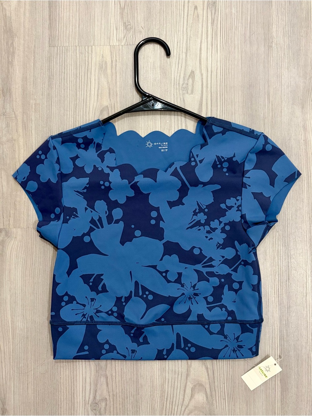 Offline By Aerie Women's Blue Floral Short Sleeve Top NWT